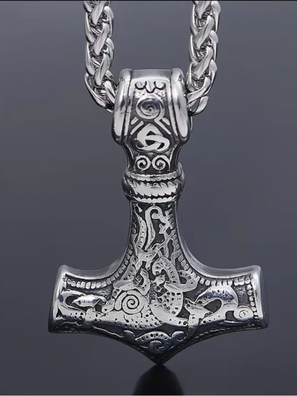 BNIB - Silver Viking Mjolnir Hammer Pendant with Chain